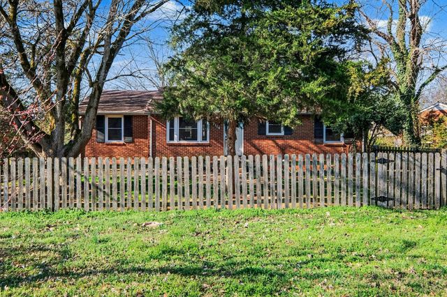 2114 Cypress Dr, Murfreesboro, TN 37130