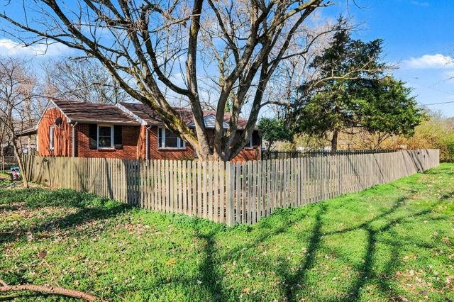 2114 Cypress Dr, Murfreesboro, TN 37130