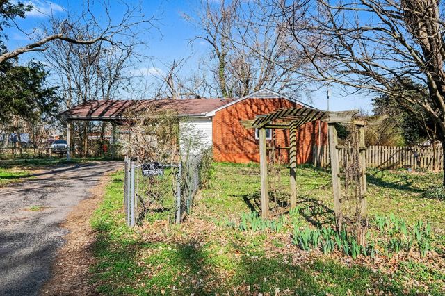 2114 Cypress Dr, Murfreesboro, TN 37130