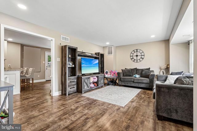 1608 HOLLY PKWY, Williamstown, NJ 08094