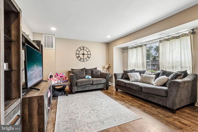 1608 HOLLY PKWY, Williamstown, NJ 08094