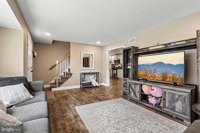 1608 HOLLY PKWY, Williamstown, NJ 08094