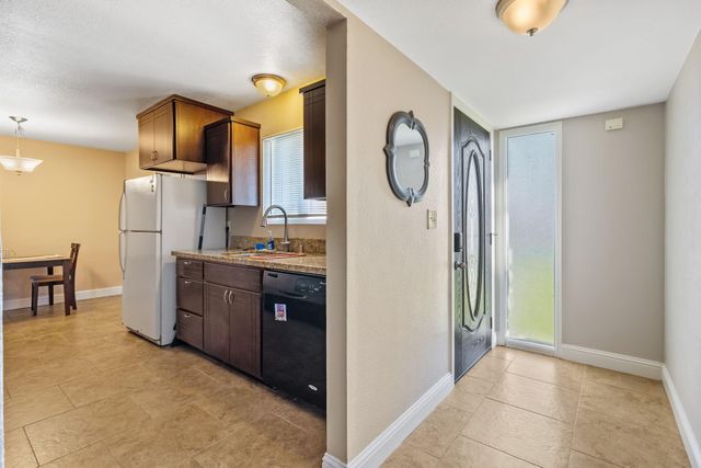 3814 W Judy Avenue, Visalia, CA 93277