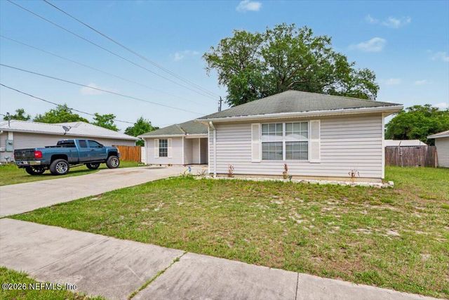 237 MANGO Drive, Palatka, FL 32177