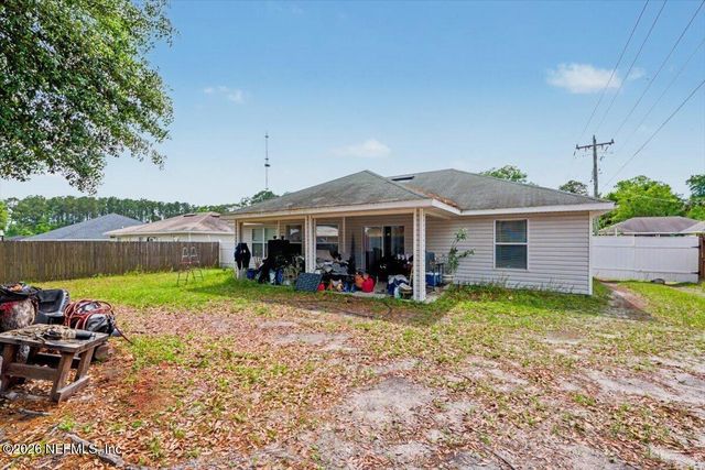 237 MANGO Drive, Palatka, FL 32177