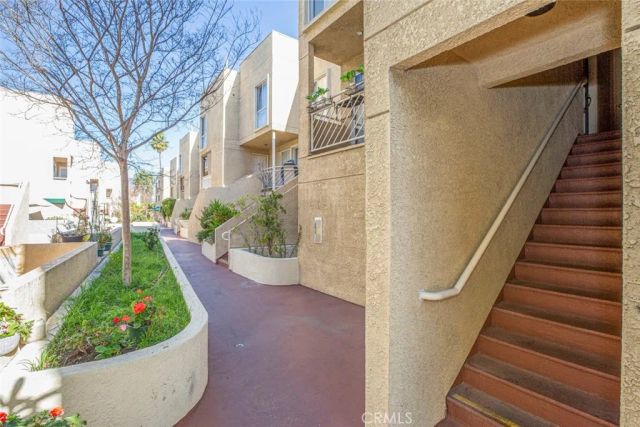 110 W Maple 30, Glendale, CA 91204