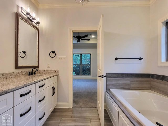 3205 Mallard Pointe Lane, Jonesboro, AR 72404