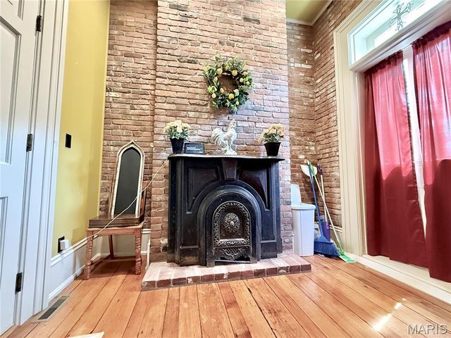 617 State Street, Alton, IL 62002