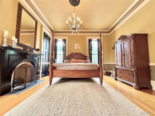 617 State Street, Alton, IL 62002