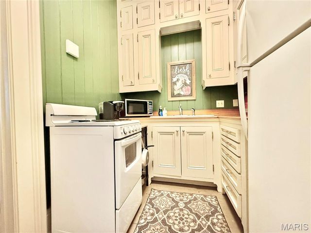 617 State Street, Alton, IL 62002