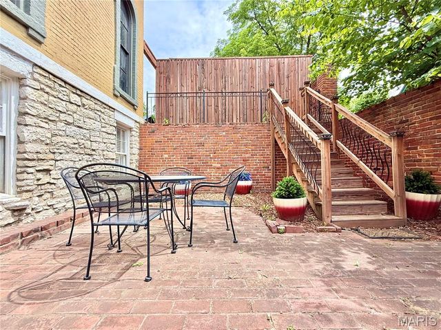 617 State Street, Alton, IL 62002