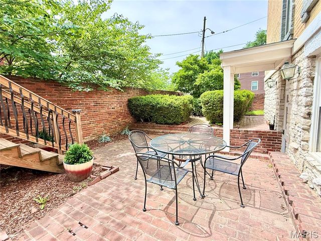 617 State Street, Alton, IL 62002