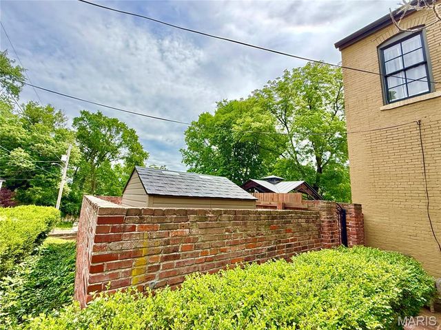 617 State Street, Alton, IL 62002