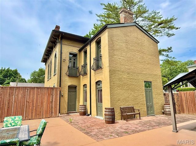 617 State Street, Alton, IL 62002