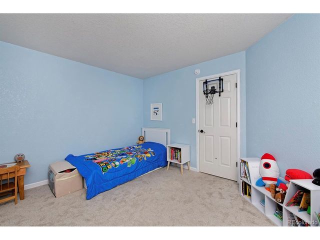 810 Trail Ridge Dr, Louisville, CO 80027