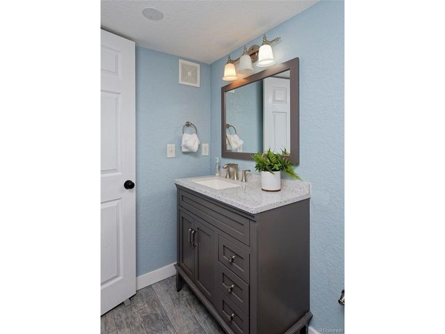 810 Trail Ridge Dr, Louisville, CO 80027
