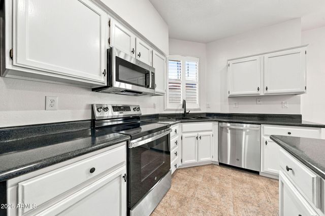 20027 N GREENVIEW Drive, Sun City West, AZ 85375