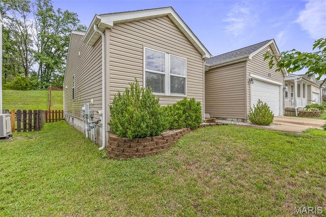 1242 Oakholt Court, Herculaneum, MO 63048