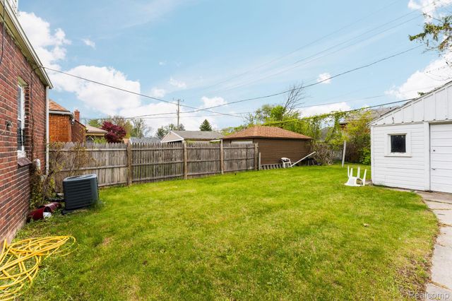 9230 Hartwell Street, Detroit, MI 48228
