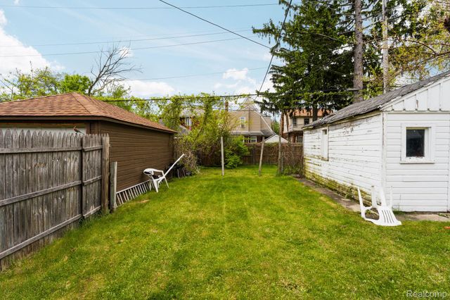 9230 Hartwell Street, Detroit, MI 48228