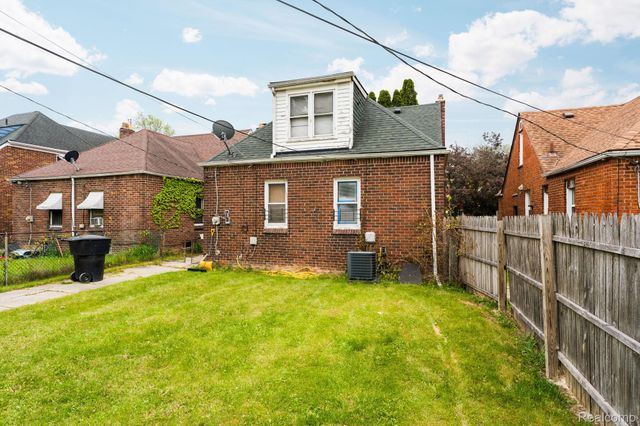 9230 Hartwell Street, Detroit, MI 48228