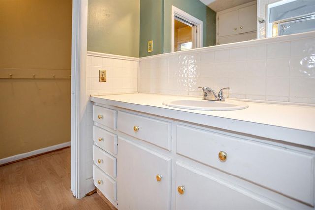 2401 N Bell Avenue, Shawnee, OK 74804