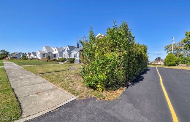 3706 Woodway Avenue, Parma, OH 44134