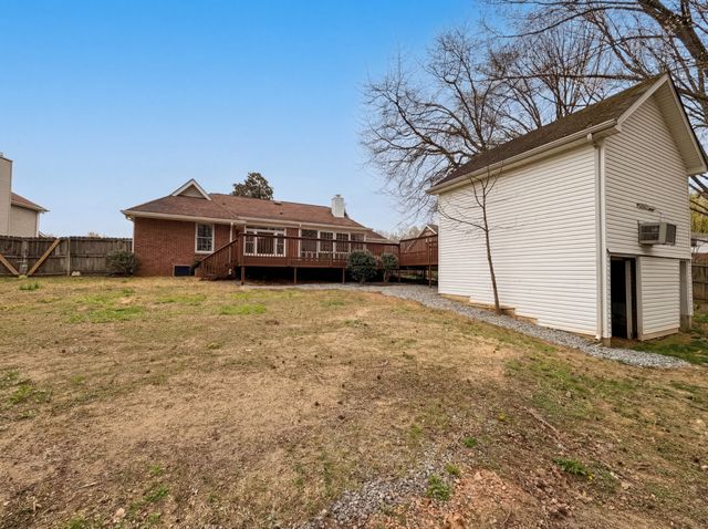 227 Longwood Ln, Clarksville, TN 37043
