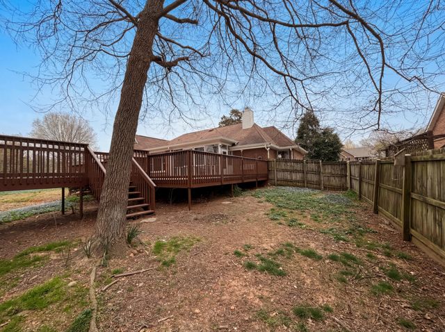 227 Longwood Ln, Clarksville, TN 37043