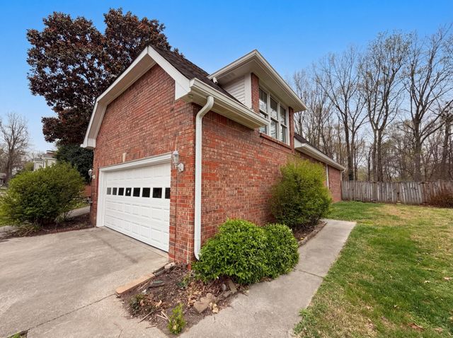 227 Longwood Ln, Clarksville, TN 37043
