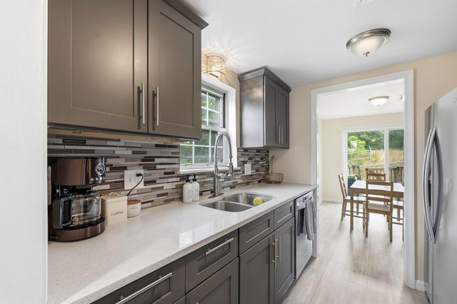 107 Franklin Street Ext Unit 8, Derry, NH 03038