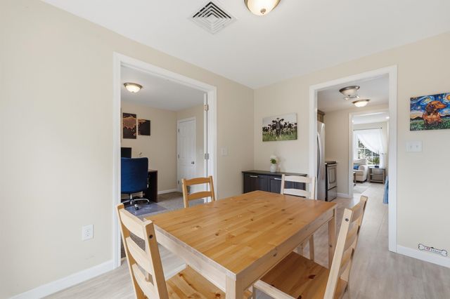 107 Franklin Street Ext Unit 8, Derry, NH 03038