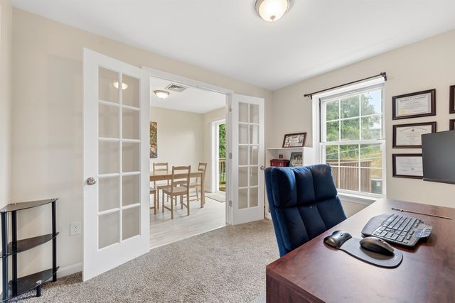 107 Franklin Street Ext Unit 8, Derry, NH 03038