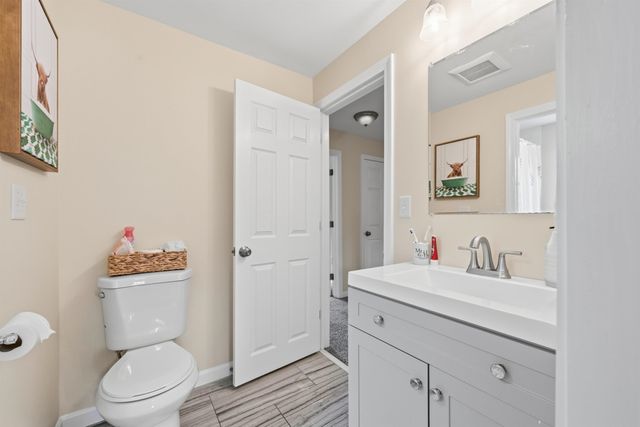 107 Franklin Street Ext Unit 8, Derry, NH 03038