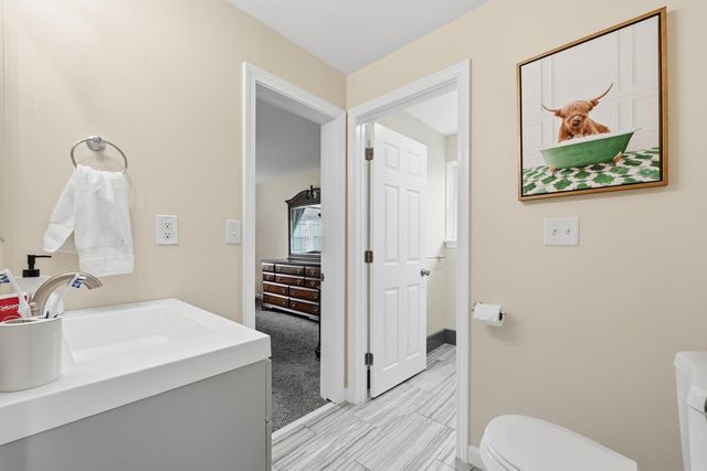 107 Franklin Street Ext Unit 8, Derry, NH 03038