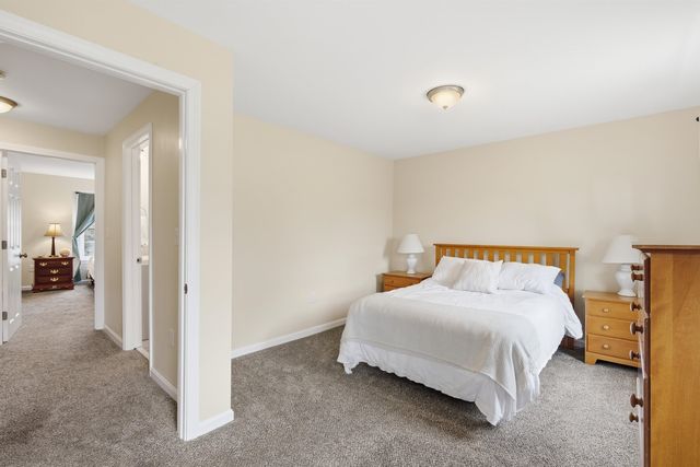 107 Franklin Street Ext Unit 8, Derry, NH 03038