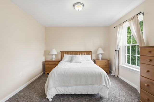 107 Franklin Street Ext Unit 8, Derry, NH 03038