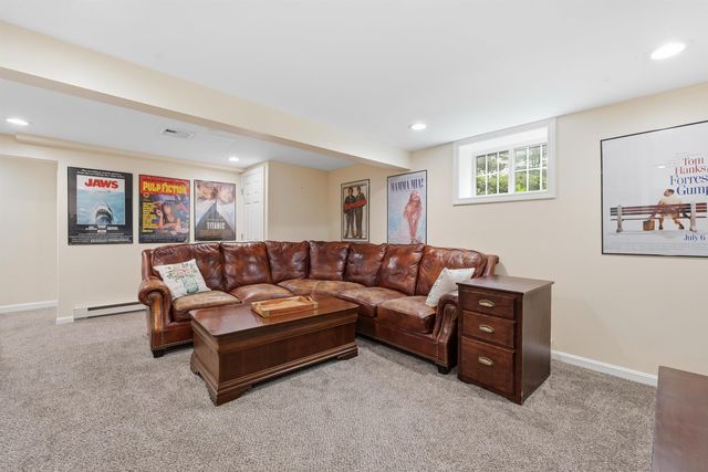 107 Franklin Street Ext Unit 8, Derry, NH 03038