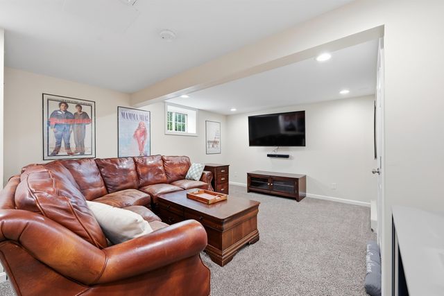 107 Franklin Street Ext Unit 8, Derry, NH 03038