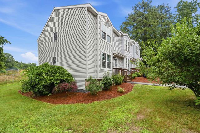 107 Franklin Street Ext Unit 8, Derry, NH 03038