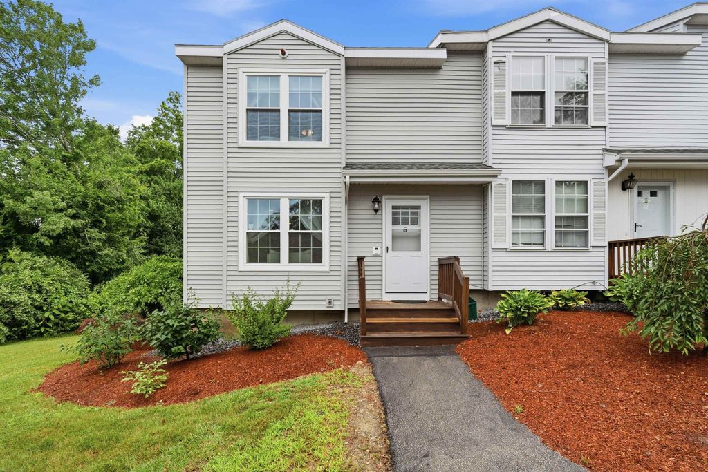 107 Franklin Street Ext Unit 8, Derry, NH 03038