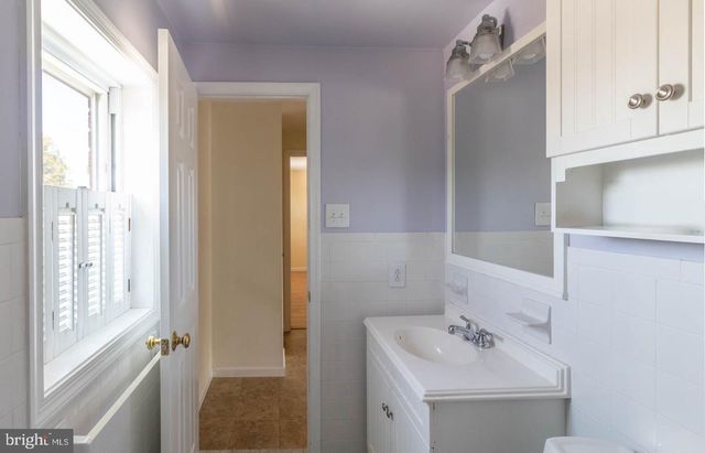 6835 MARTINS MILL RD, Philadelphia, PA 19111