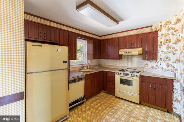 6835 MARTINS MILL RD, Philadelphia, PA 19111