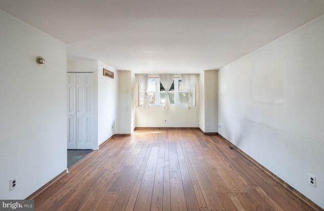6835 MARTINS MILL RD, Philadelphia, PA 19111
