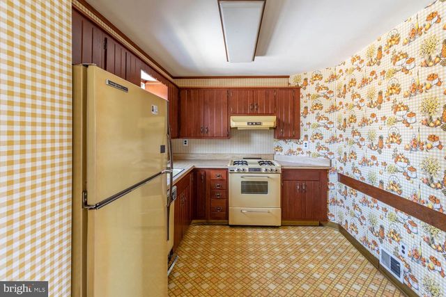 6835 MARTINS MILL RD, Philadelphia, PA 19111