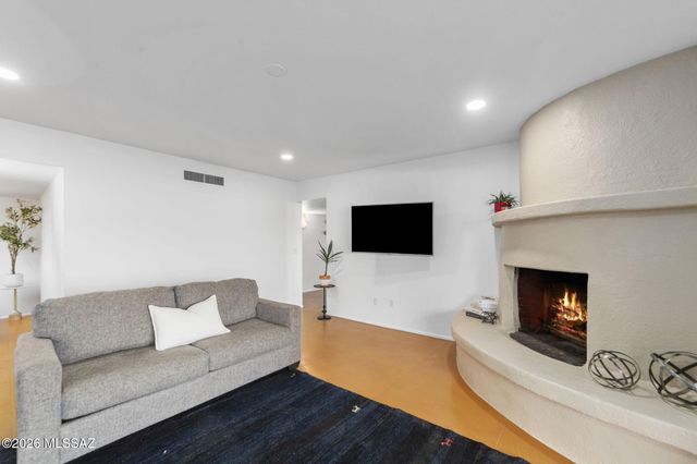 5102 N Camino De La Cumbre, Tucson, AZ 85750