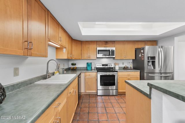 5102 N Camino De La Cumbre, Tucson, AZ 85750