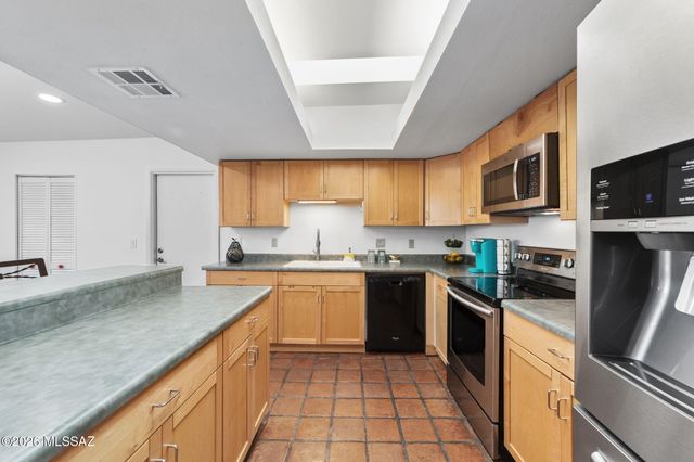 5102 N Camino De La Cumbre, Tucson, AZ 85750