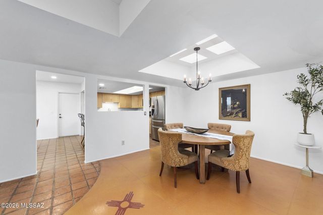 5102 N Camino De La Cumbre, Tucson, AZ 85750