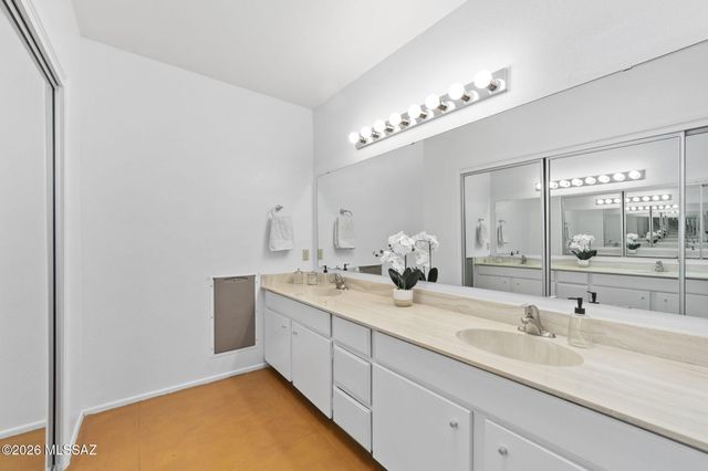 5102 N Camino De La Cumbre, Tucson, AZ 85750